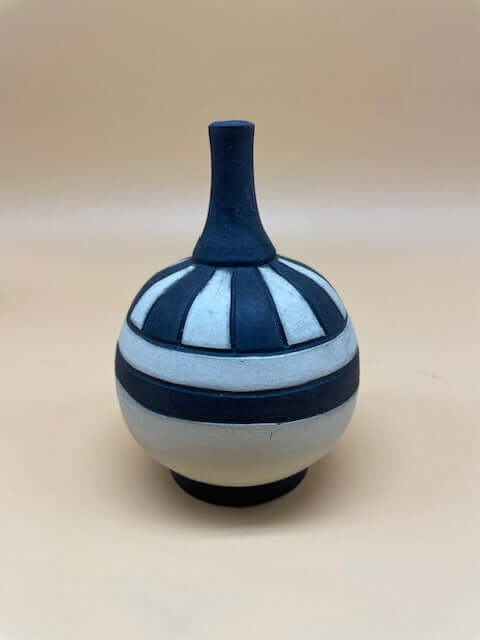 Black & White Stoneware Ex Small 05