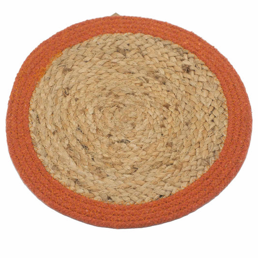 Round placemat made of natural jute and cotton with a terracotta-colored cotton edge.