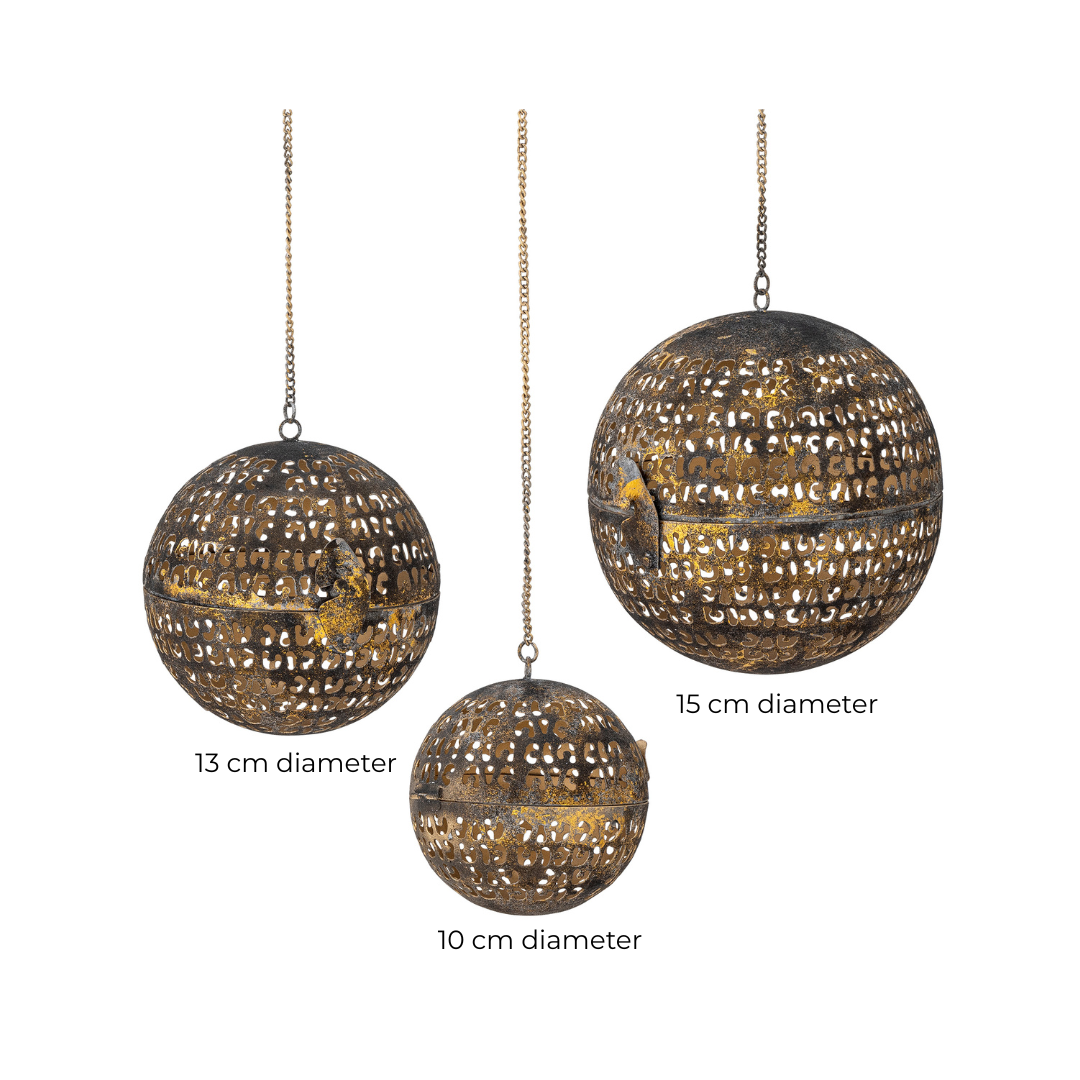 Three decorative spherical lamps with chain suspensions, labeled for size.