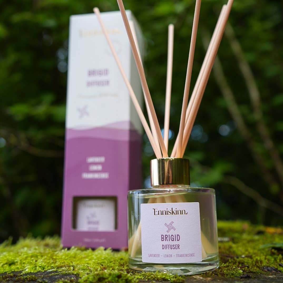 Enniskinn Brigid diffuser with reeds on a natural background